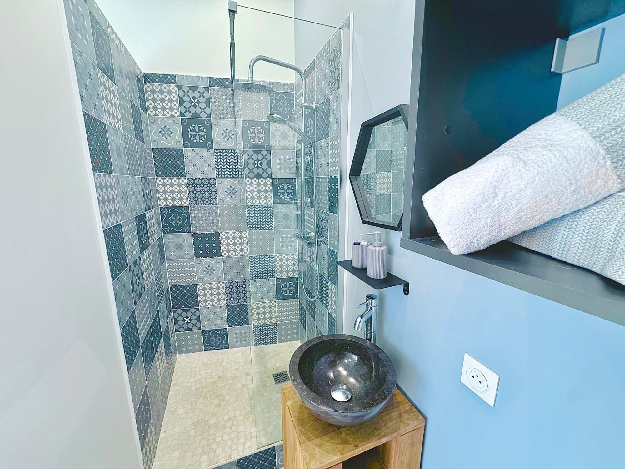 3 Independants Dans Avec Piscine Apartment