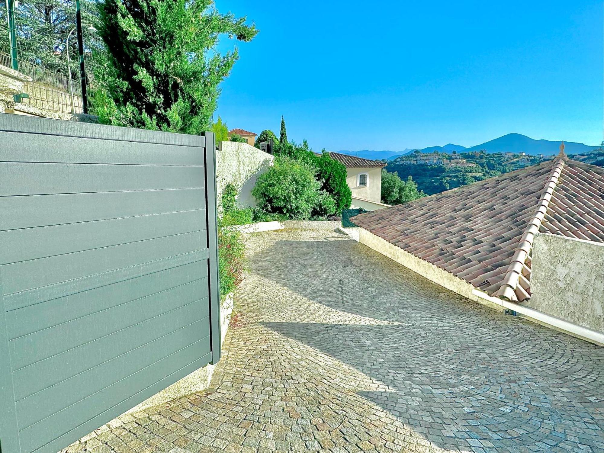 3 Independants Dans Avec Piscine * Nizza